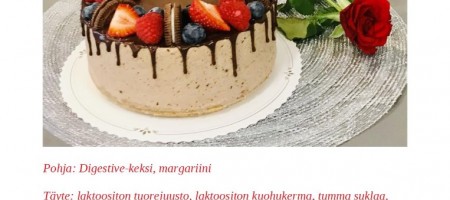 Marjaisa suklaajuustokakku valutussuklaalla